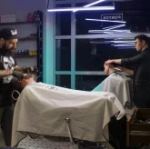 Мужская парикмахерская Portos на Чистопольской улице фото 2